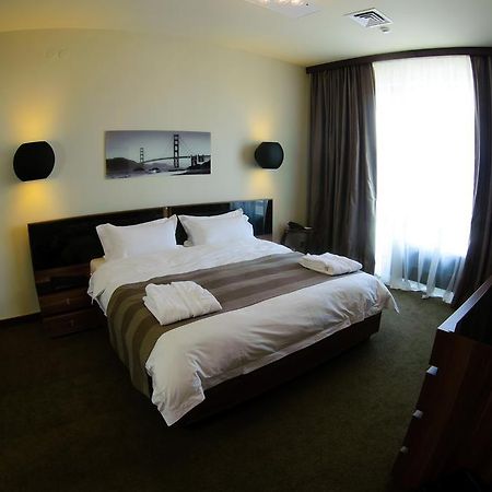 Voyage Hotel Karaganda Zewnętrze zdjęcie