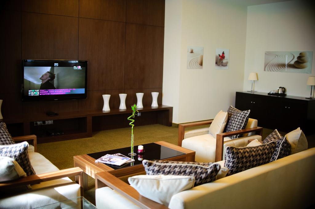 Voyage Hotel Karaganda Zewnętrze zdjęcie