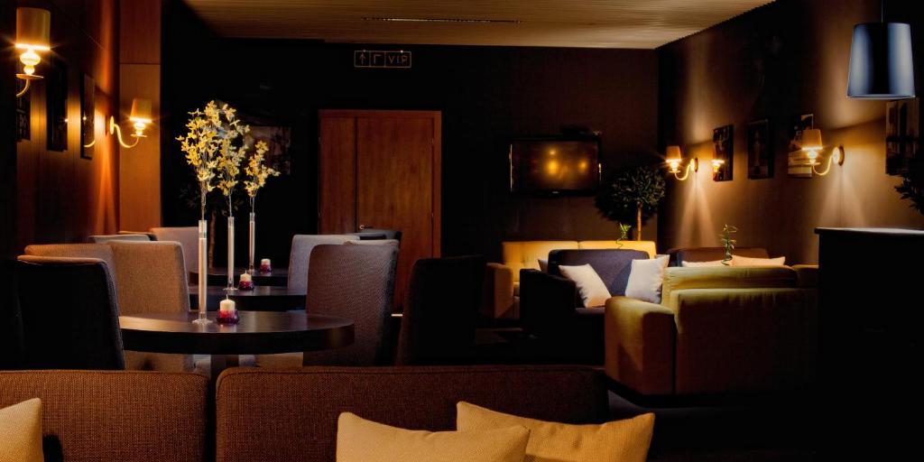 Voyage Hotel Karaganda Zewnętrze zdjęcie