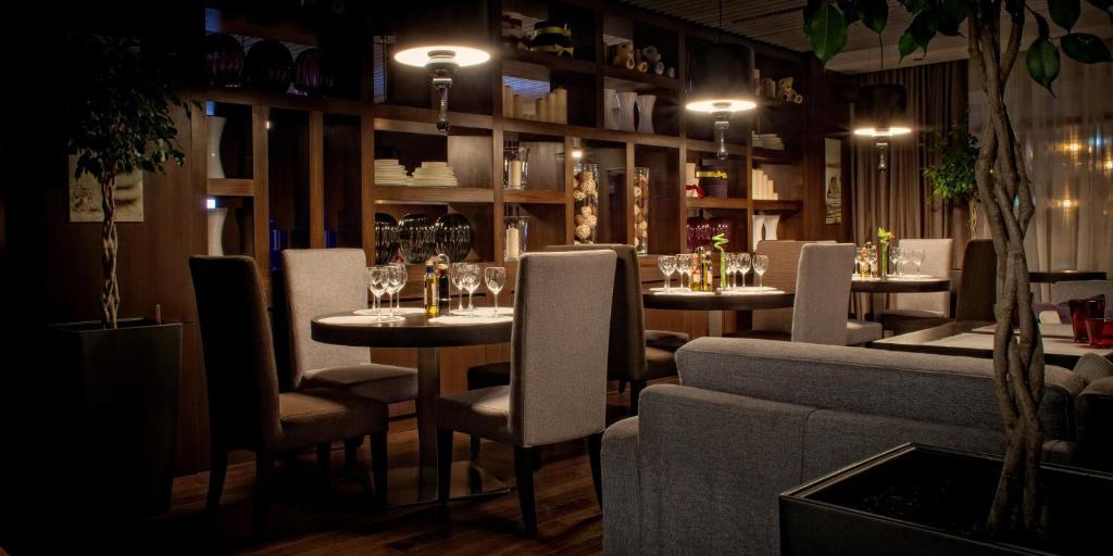Voyage Hotel Karaganda Zewnętrze zdjęcie