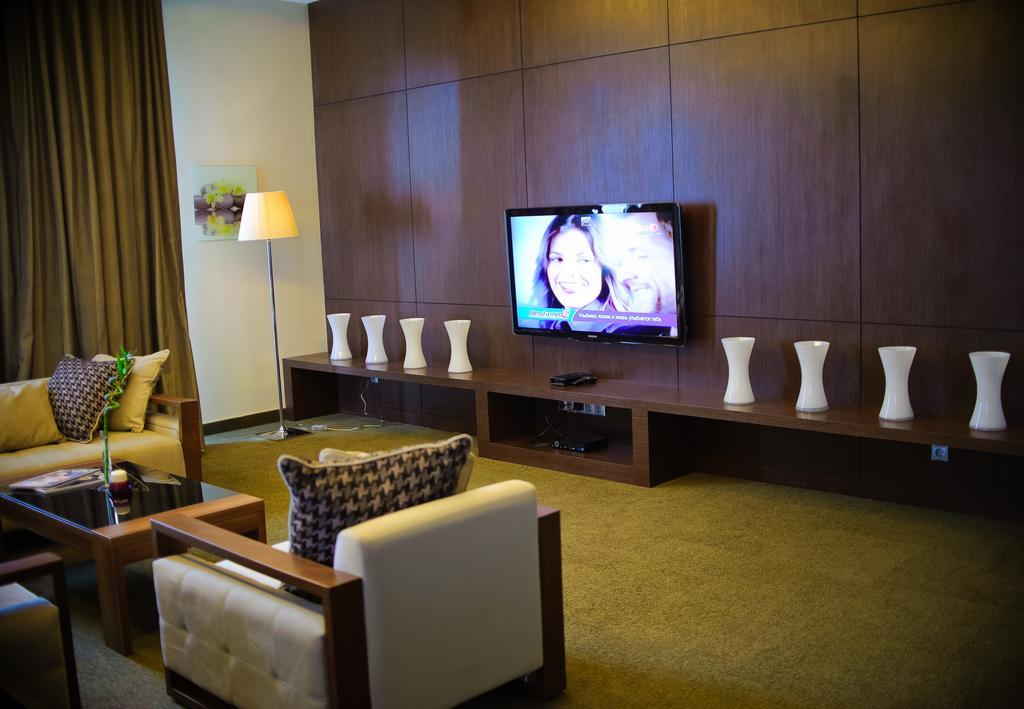 Voyage Hotel Karaganda Zewnętrze zdjęcie
