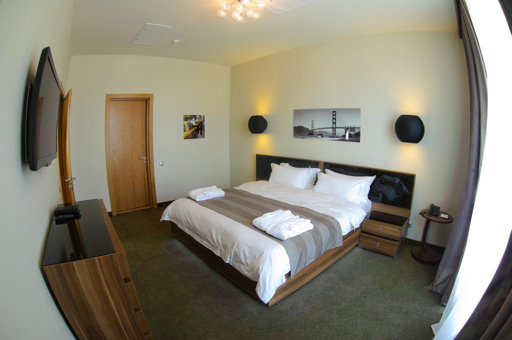 Voyage Hotel Karaganda Zewnętrze zdjęcie